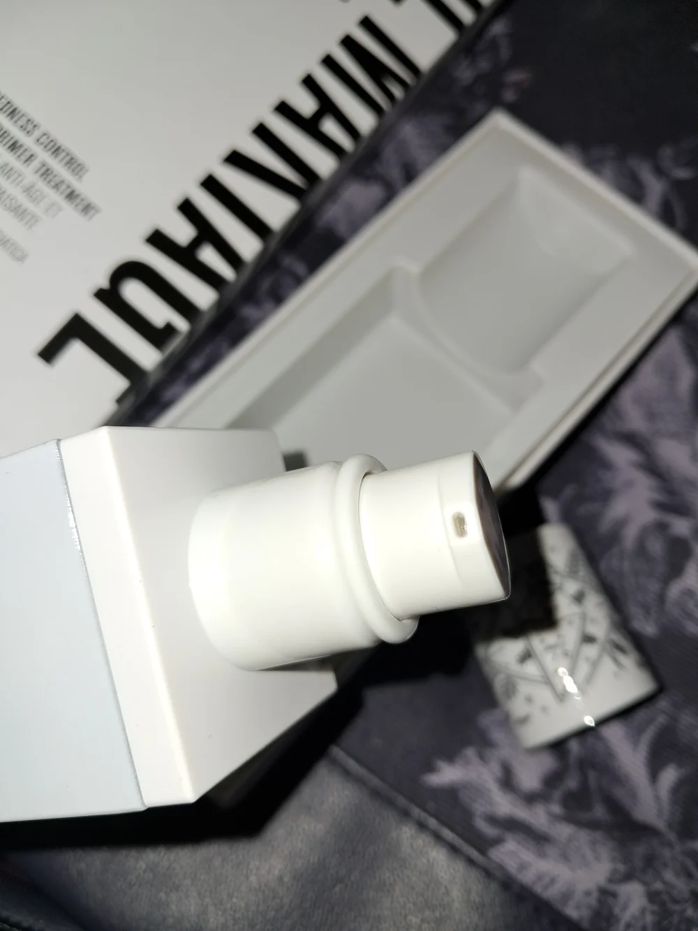 IL MAKIAGE Age And Redness Control Smoothing Treatment Primer